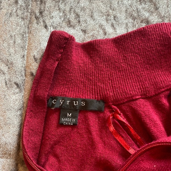 CYRUS women Zipper back sweater/size M - Picture 4 of 10